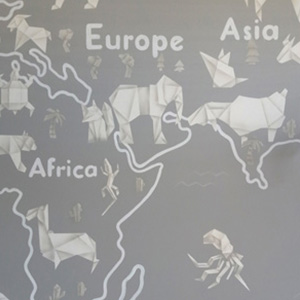 Роспись стен, фото, карта мира, Оригами
