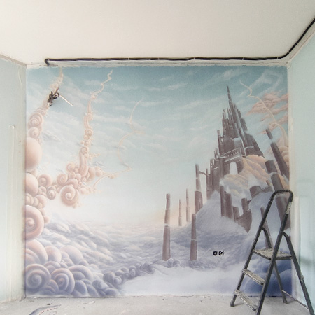 фото, процесс росписи стен в детской, Небесный замок